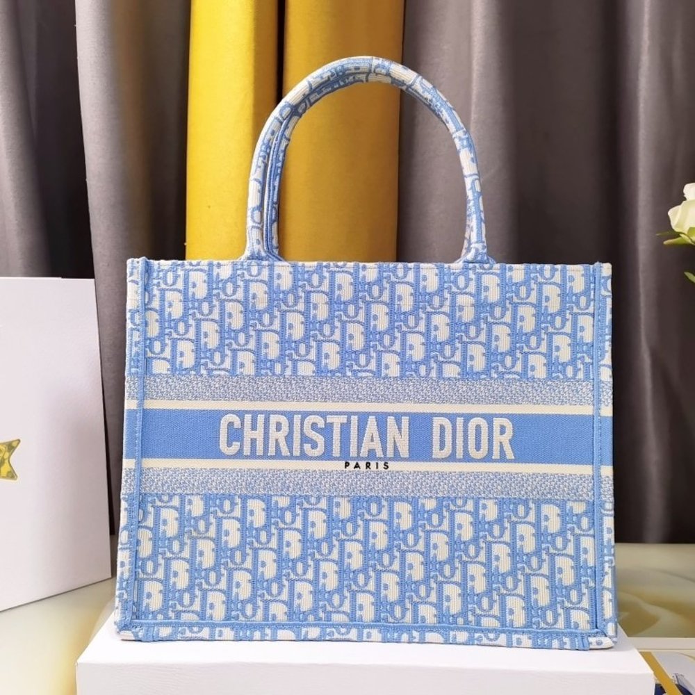 ✅Christian Dior Embroidered Blue Tote